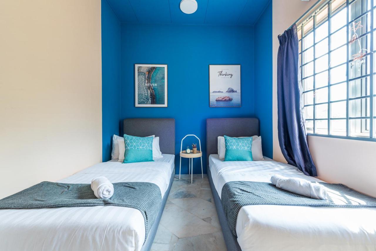 Tanjung Sepat 3 Bedrooms Cozy House for 8 Pax Sungai Pelek Bagian luar foto