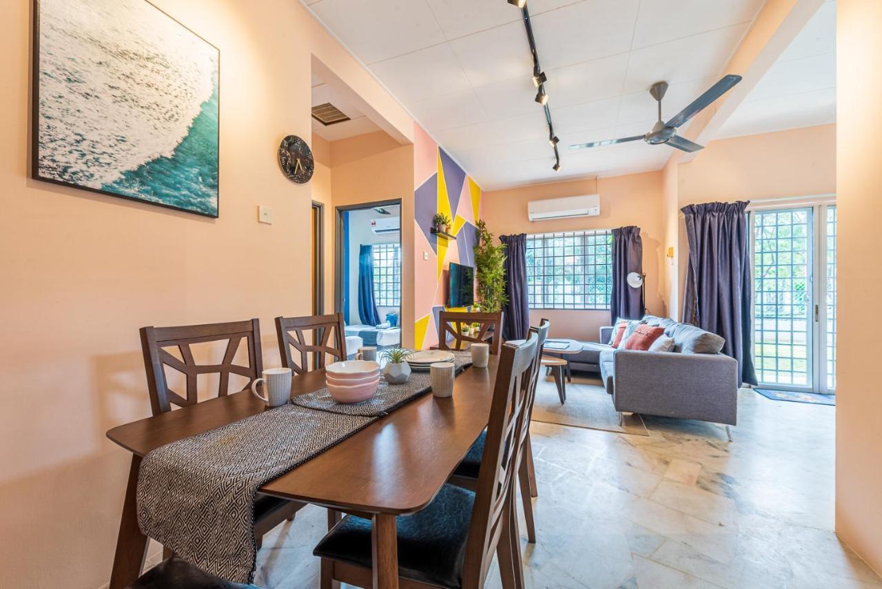 Tanjung Sepat 3 Bedrooms Cozy House for 8 Pax Sungai Pelek Bagian luar foto
